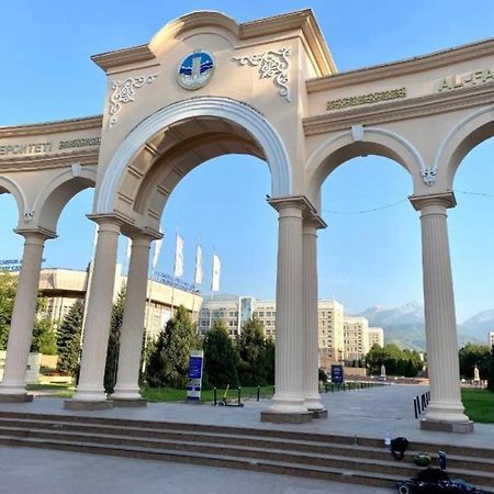 Отличная Квартира Со Всеми Удобствами. Αλμάτι Εξωτερικό φωτογραφία